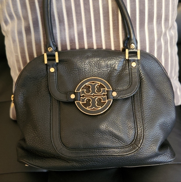 Tory Burch Handbags - Tory Burch Black Leather Bag